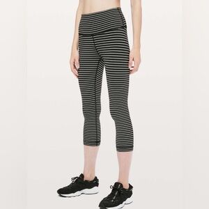 Lululemon Wunder Under Crop (High-Rise) *21" Size 6